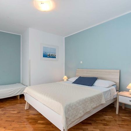 Apartments Ariana Pula Bagian luar foto