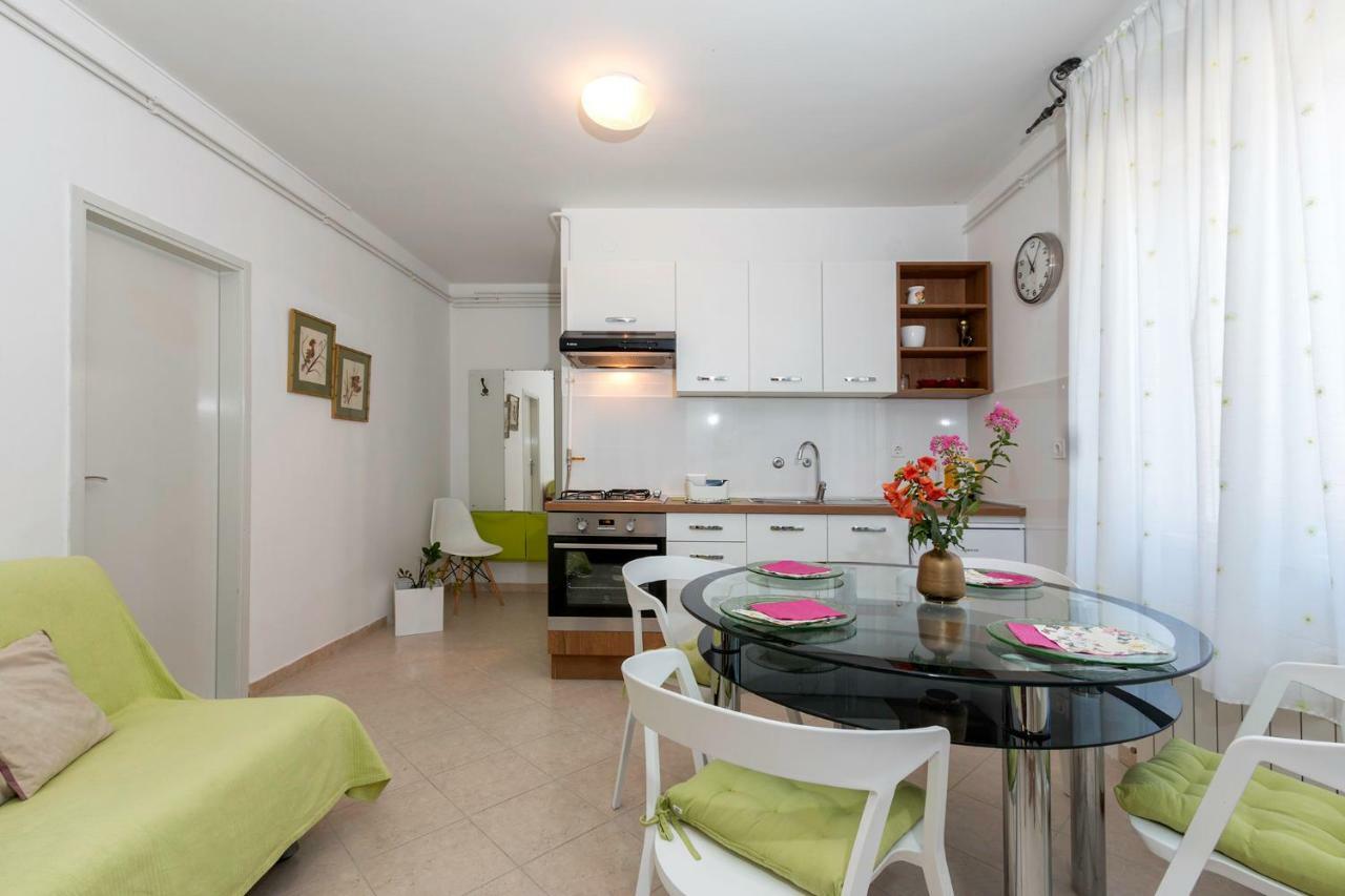 Apartments Ariana Pula Bagian luar foto