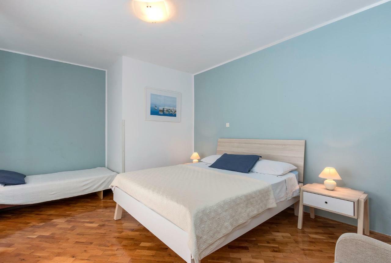 Apartments Ariana Pula Bagian luar foto